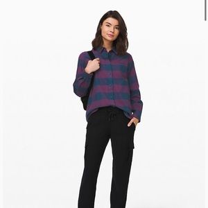 BNWT Lululemon “Full Day Ahead”
Flannel” size 12